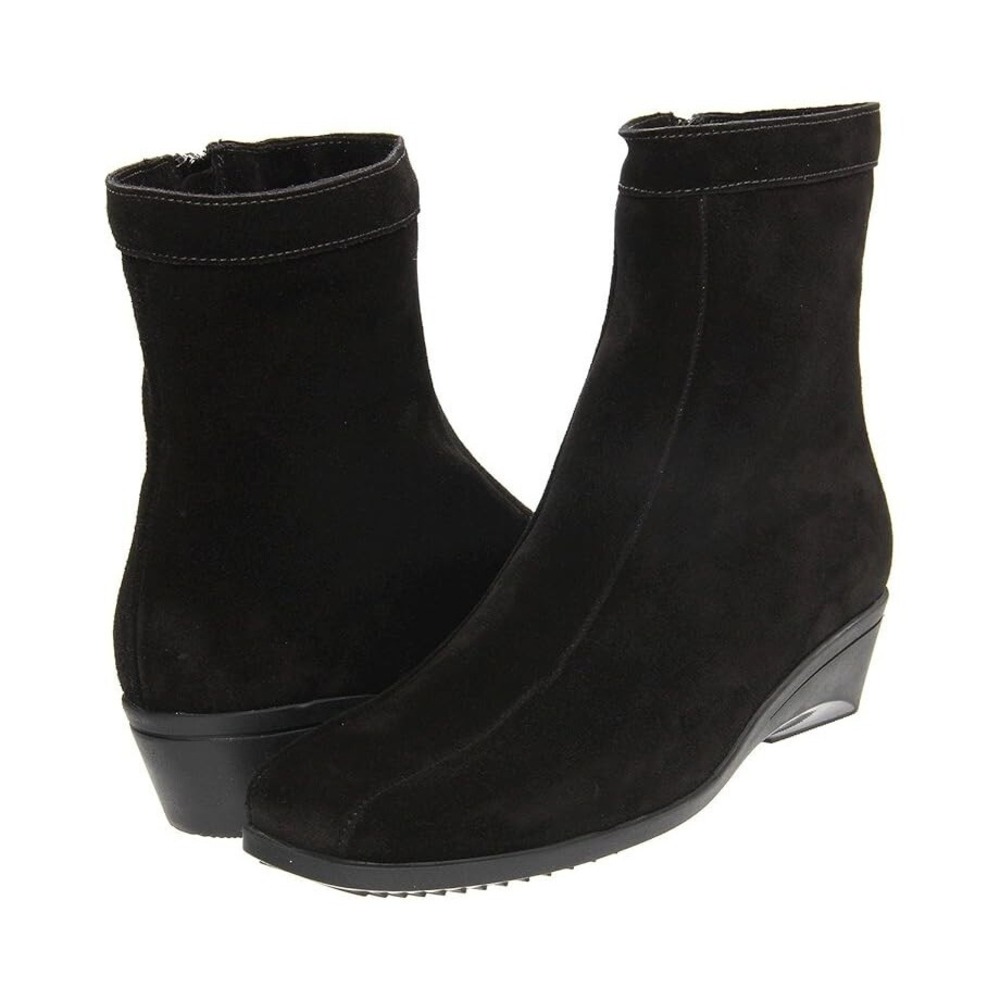 La Canadienne® (Women's 8 NARROW) Elizabeth Waterproof Ankle Boot, Black - $475‎